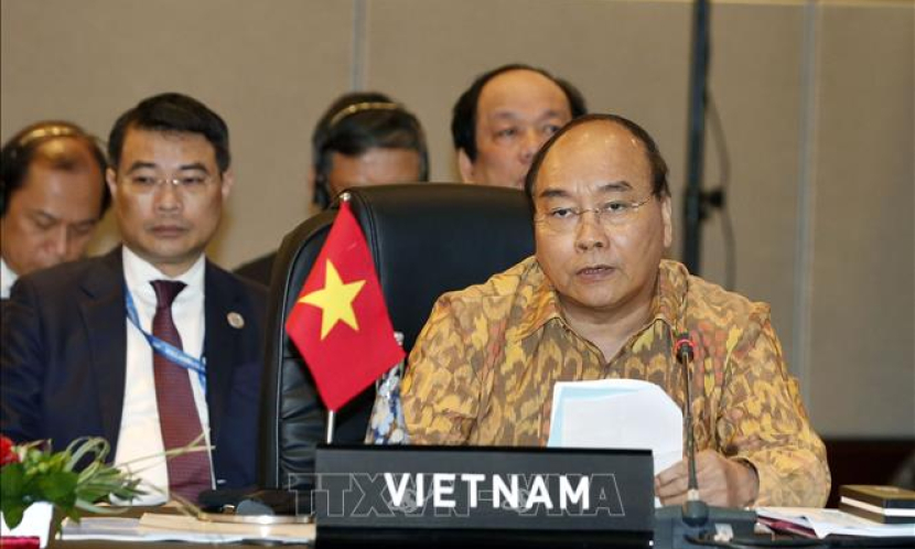 Thủ tướng Nguyễn Xuân Phúc tham dự Cuộc gặp các nhà lãnh đạo ASEAN