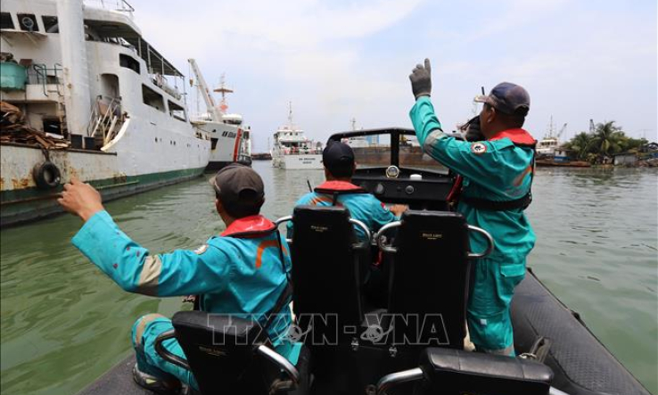 Không có hành khách người Việt trên máy bay Indonesia bị rơi