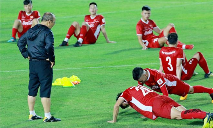 HLV Park Hang Seo lo lắng về vấn đề tiêu cực ở AFF Cup 2018