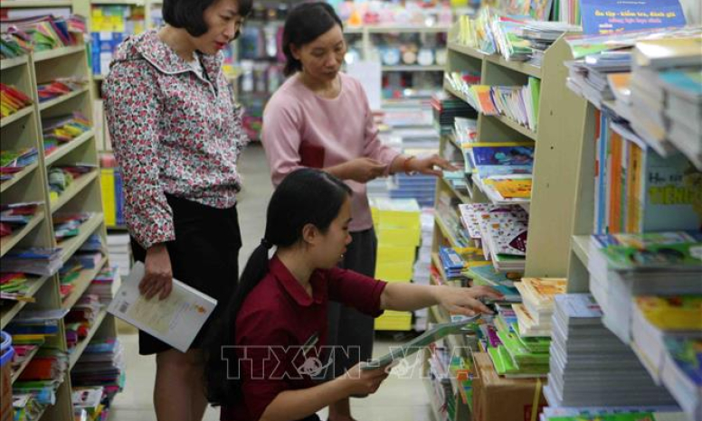 Xóa độc quyền trong việc in sách giáo khoa