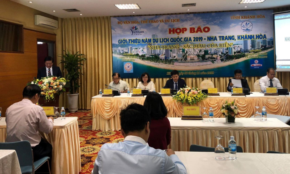 Năm Du lịch quốc gia 2019 có chủ đề ‘Nha Trang &#8211; Sắc màu của biển’