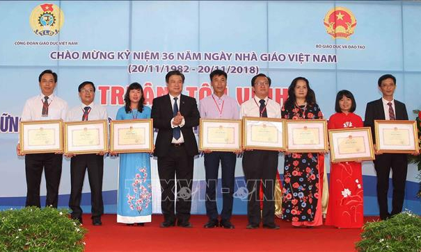 &#8216;Thay lời tri ân&#8217;: Tôn vinh 183 nhà giáo tiêu biểu toàn quốc