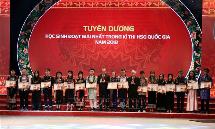 Tuyên dương 166 học sinh, sinh viên dân tộc thiểu số xuất sắc, tiêu biểu