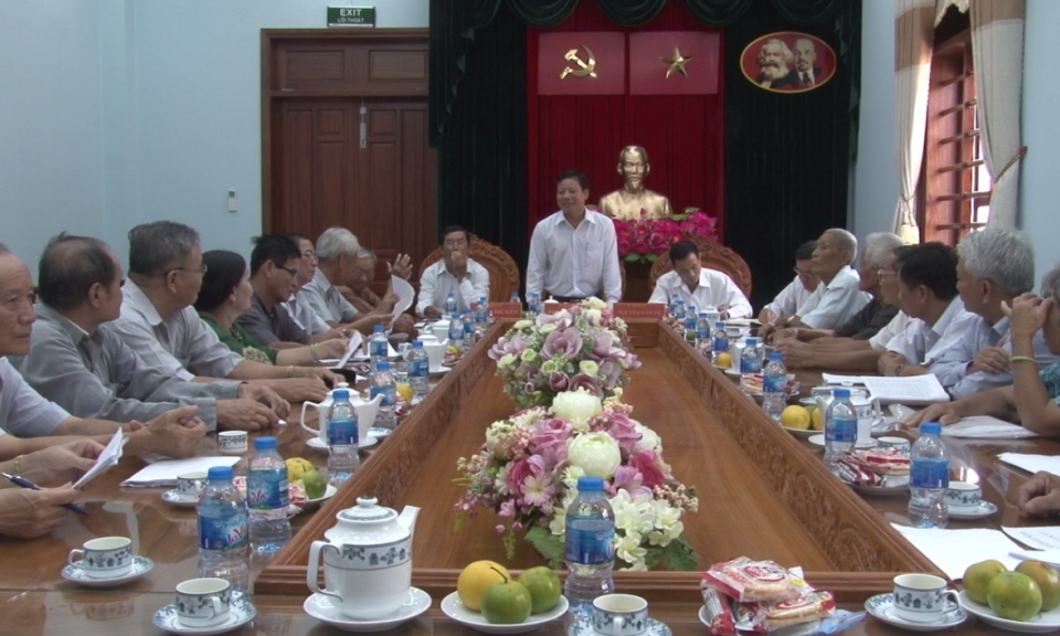 TX Kiến Tường: Lấy ý kiến góp ý dự thảo báo cáo Nghị quyết năm 2018 và phương hướng năm 2019