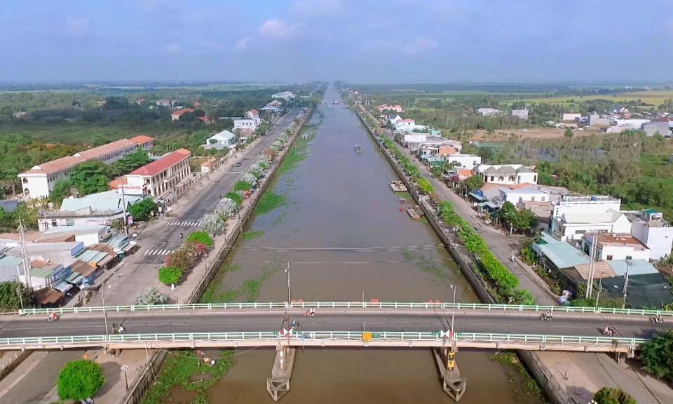 Tân Thạnh: Kỳ họp thứ 10 HĐND huyện khóa IX nhiệm kỳ 2016 &#8211; 2021