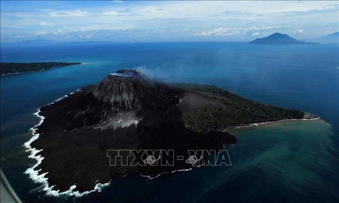 Núi lửa Anak Krakatoa đang &#8216;thức giấc&#8217;, Indonesia đối diện nguy cơ sóng thần mới