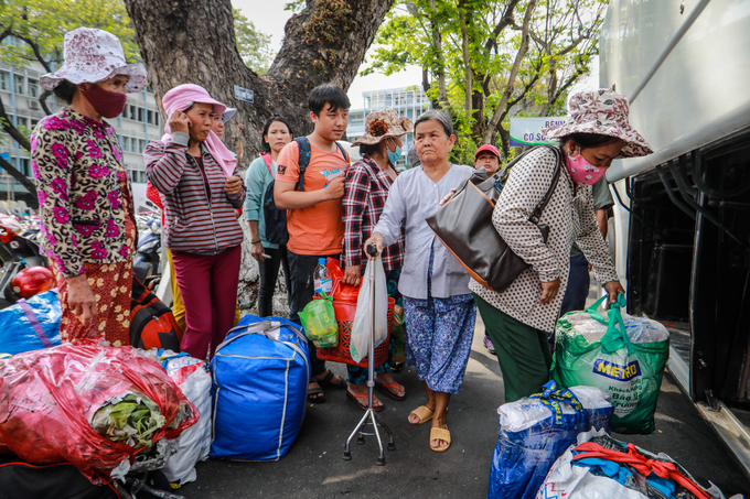 Hơn 300 bệnh nhân ung thư ở Sài Gòn được đưa về quê đón Tết