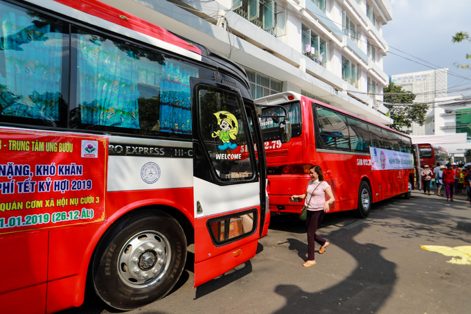 Hơn 300 bệnh nhân ung thư ở Sài Gòn được đưa về quê đón Tết