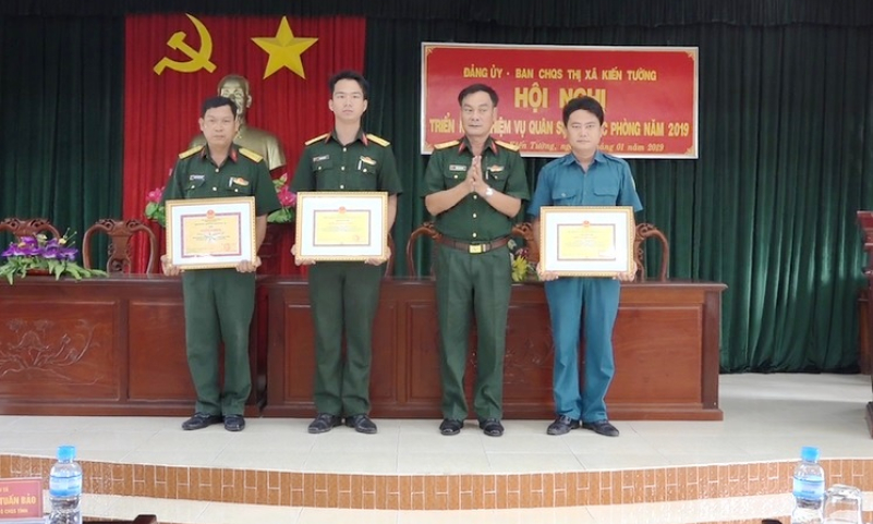 Kiến Tường: Triển khai nhiệm vụ Quân sự &#8211; Quốc phòng năm 2019.