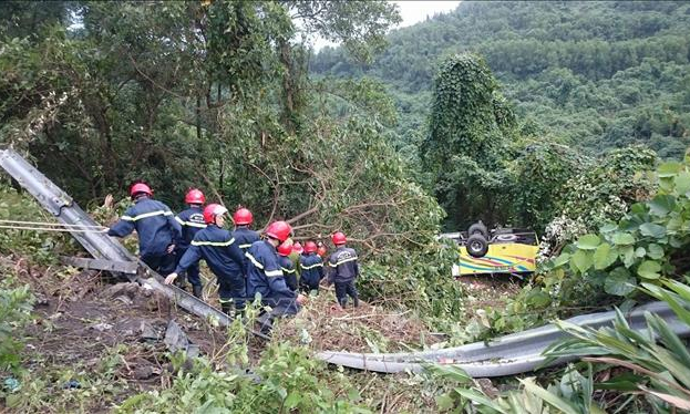 Xe khách rơi xuống vực ở đèo Hải Vân là xe chở sinh viên ở Kiên Giang đi thực tập