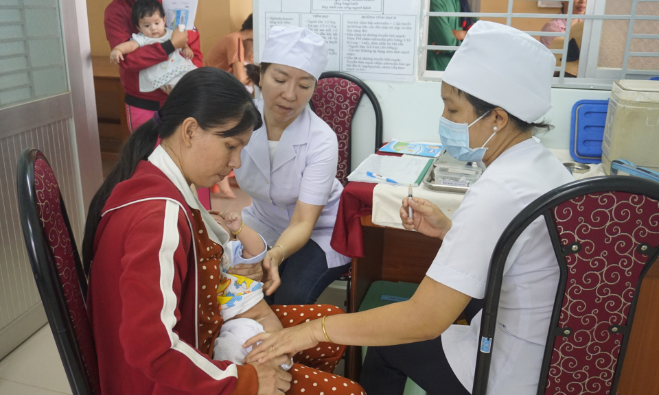 Bệnh Sởi đang gia tăng, trẻ cần tiêm phòng đủ và đúng lịch