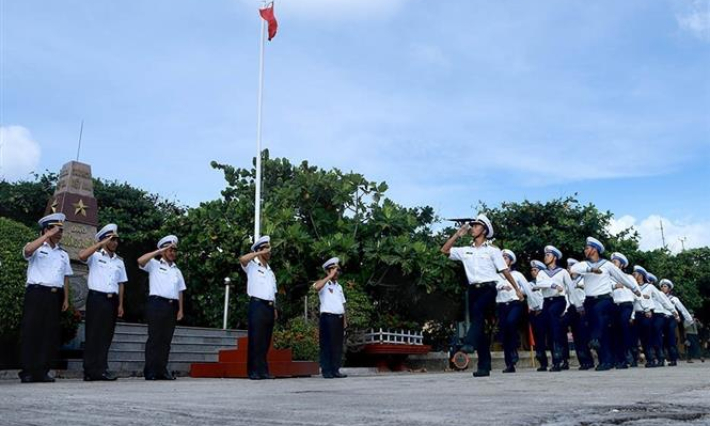 Thiêng liêng Lễ Chào cờ đầu năm trên quần đảo Trường Sa