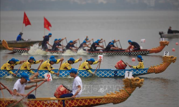 Phó Thủ tướng Vũ Đức Đam dự Lễ hội Bơi chải thuyền rồng Hà Nội mở rộng 2019