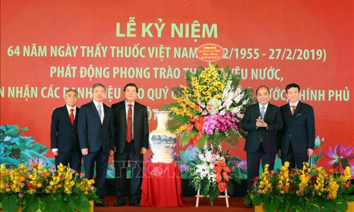 Thủ tướng Nguyễn Xuân Phúc dự Lễ kỷ niệm 64 năm Ngày Thầy thuốc Việt Nam