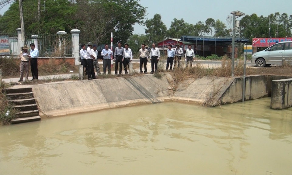 Hội đồng nhân dân tỉnh khảo sát công trình thuỷ lợi Phước Hoà