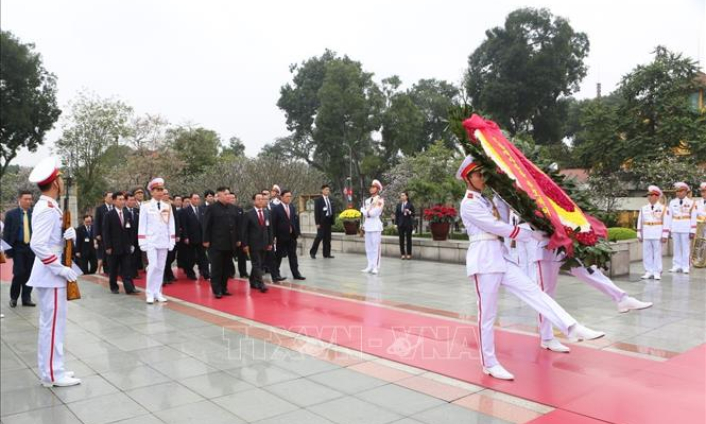 Chủ tịch Triều Tiên Kim Jong-un rời Hà Nội, di chuyển đến ga Đồng Đăng