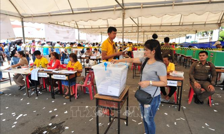 Cuộc đua giành lá phiếu cử tri tại Thái Lan