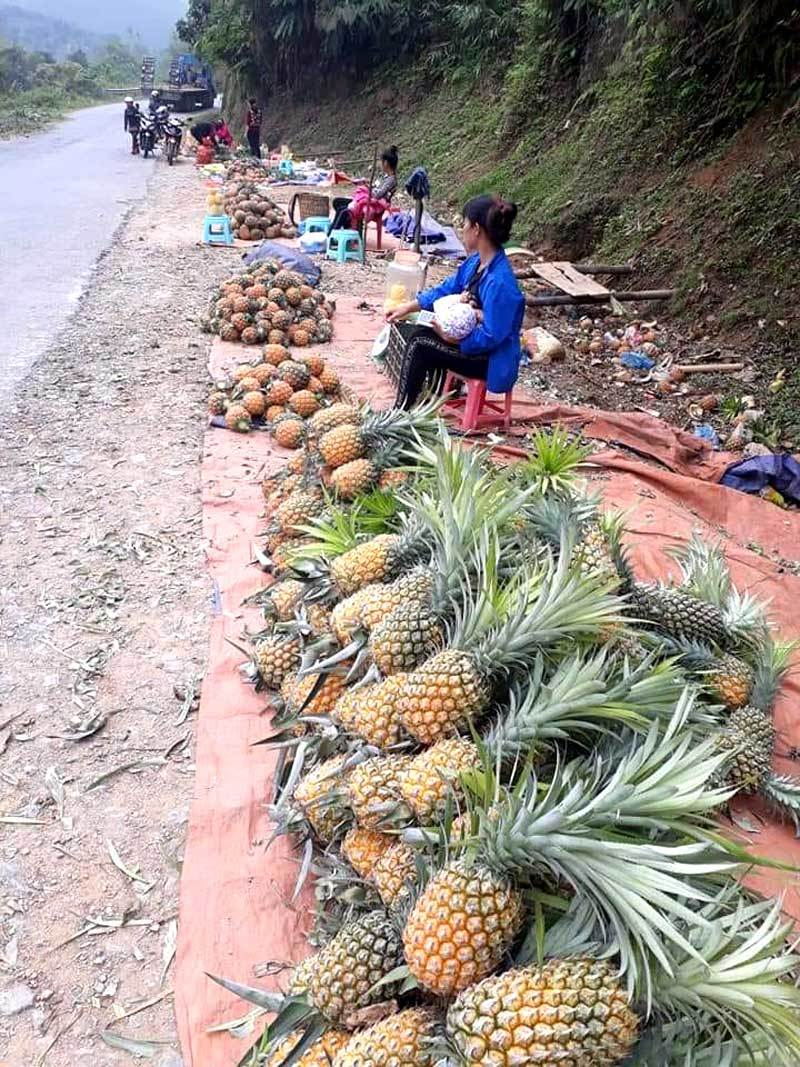 Trung Quốc bất ngờ cắt cầu: Bà con Lào Cai buồn não ruột