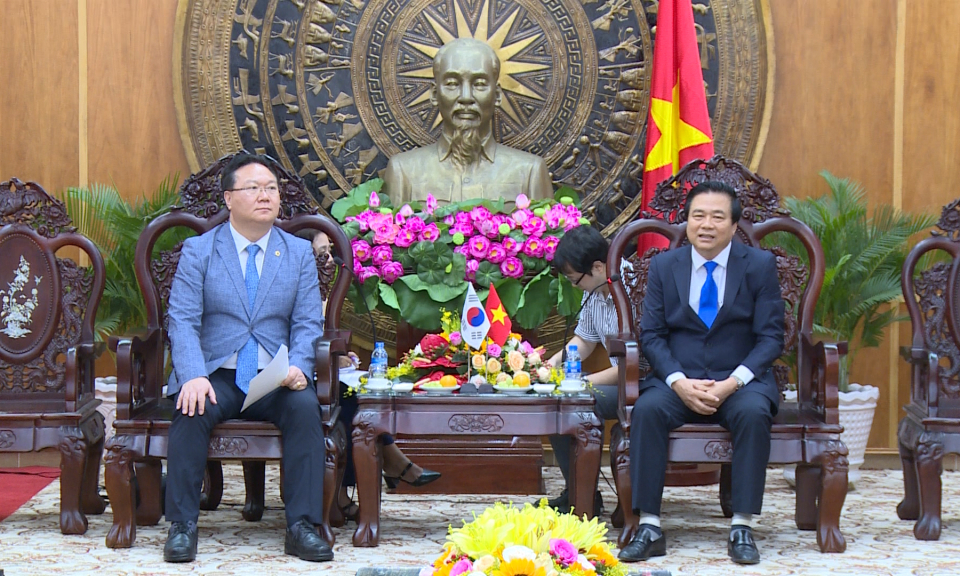 Đoàn Đại biểu Hội đồng tỉnh Chungcheongnam-do, Hàn Quốc đến thăm và làm việc tại tỉnh Long An