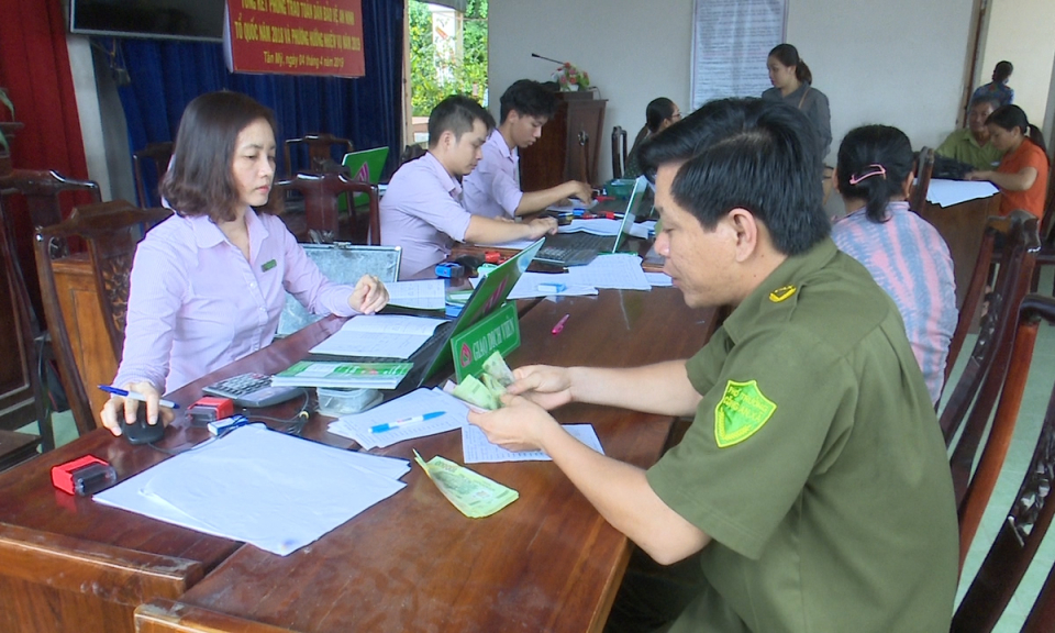 Đức Hòa: Giải ngân chương trình cho vay nước sạch và vệ sinh môi trường