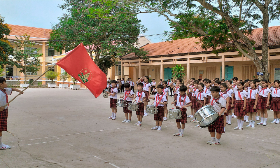 Tân Thạnh: Hội thi Nghi thức Đội và Dân vũ năm học 2018 &#8211; 2019