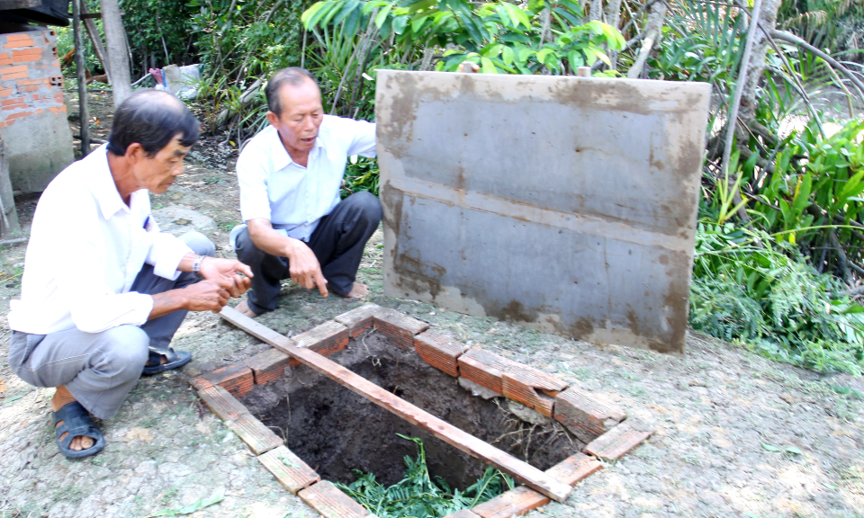 Cần Đước: Tập trung phân loại rác tại nguồn và xây dựng các hố rác gia đình