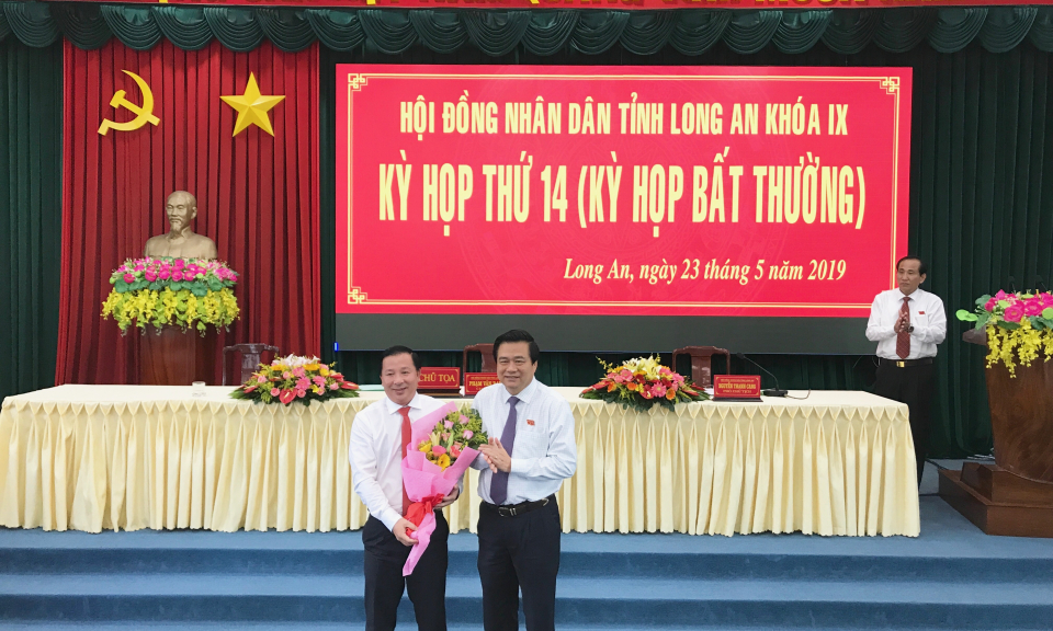 Ông Nguyễn Văn Út được bầu làm Phó Chủ tịch UBND tỉnh Long An tại kỳ họp bất thường HĐND tỉnh thứ 14, khoá 9