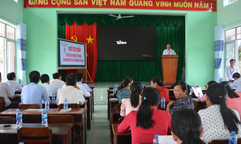 Điện lực Cần Giuộc tập huấn tuyên truyền sử dụng điện an toàn, tiết kiệm