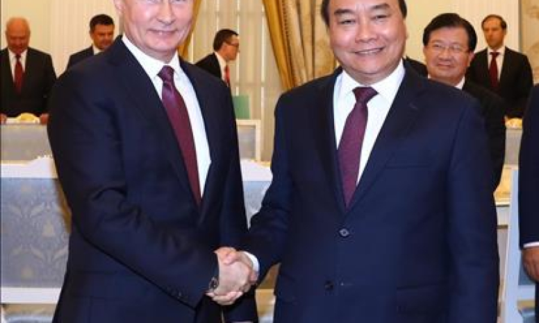 Thủ tướng Nguyễn Xuân Phúc hội kiến Tổng thống Nga Vladimir Putin