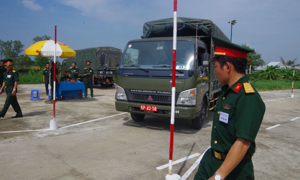 Lực lượng vũ trang Long An khai mạc hội thi an toàn giao thông