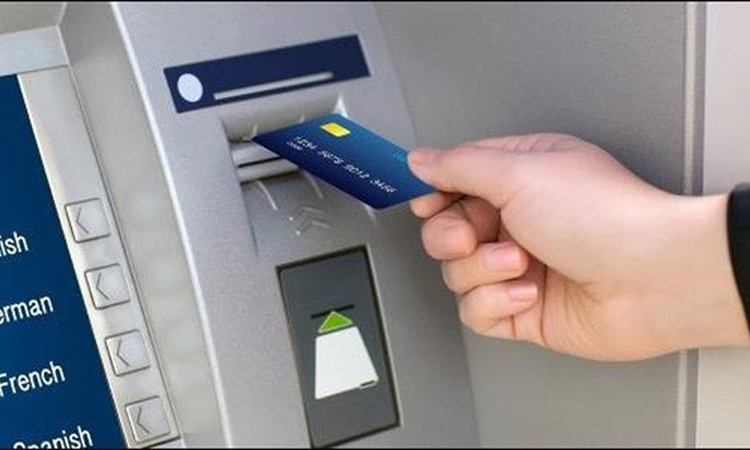 21 triệu thẻ ATM đổi sang thẻ chip: Hàng triệu khách hàng tốn phí?