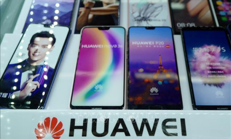 Một số nhà bán lẻ châu Á đang &#8216;quay lưng&#8217; với điện thoại Huawei