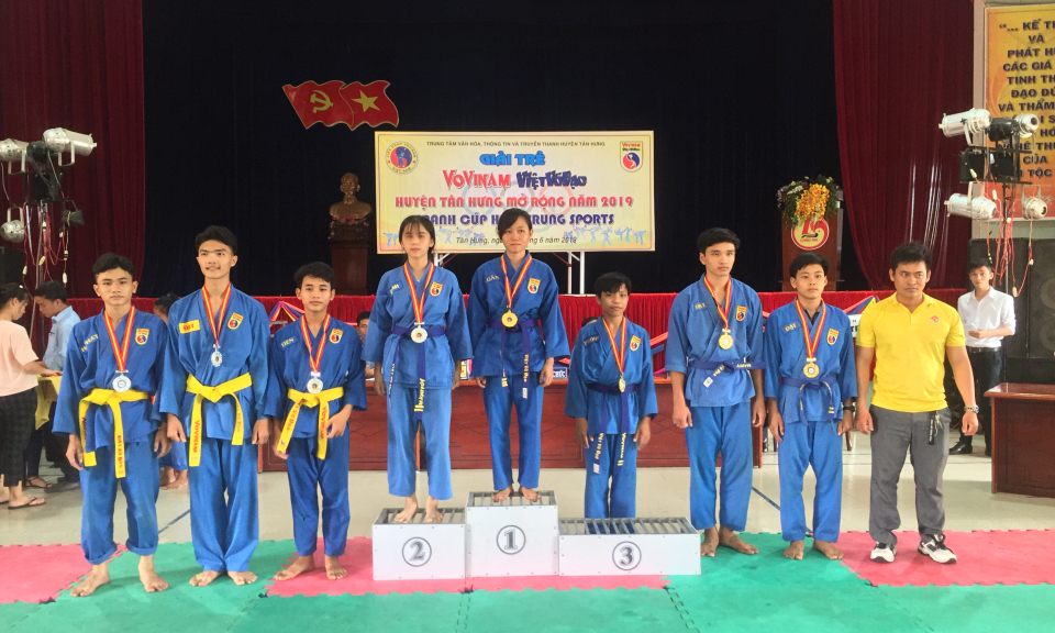 Tân Hưng : Giải võ thuật trẻ Vovinam mở rộng