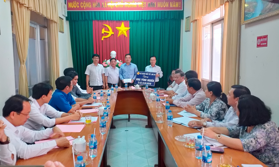 Lãnh đạo huyện Tân Thạnh làm việc với Hội doanh nhân trẻ tỉnh Long An