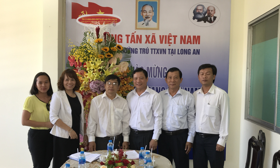 Lãnh đạo Tỉnh Long An thăm các cơ quan báo chí.