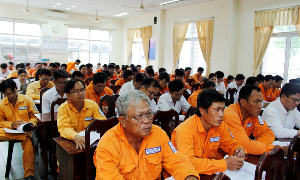 Công ty điện lực Long An tập huấn huấn luyện an toàn vệ sinh lao động
