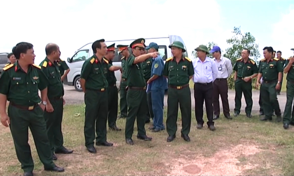 Quân khu 7 kiểm tra việc xây dựng điểm dân cư liền kề Chốt dân quân biên giới