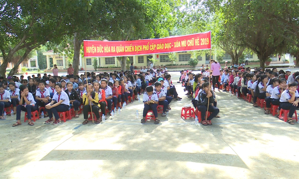 Đức Hòa: Ra quân chiến dịch phổ cập giáo dục – xóa mù chữ hè 2019