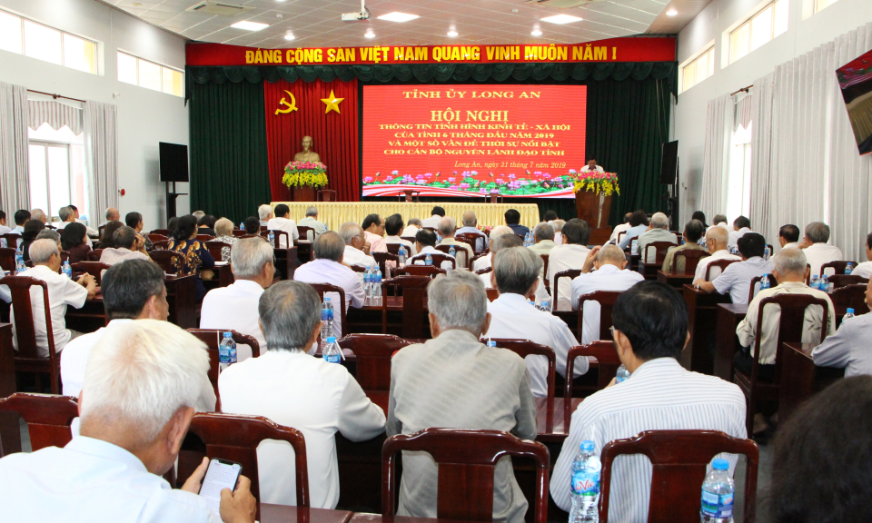 Hội nghị thông tin tình hình thời sự cho cán bộ nguyên lãnh đạo tỉnh