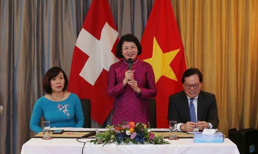 Phó Chủ tịch nước Đặng Thị Ngọc Thịnh gặp gỡ đại diện tiêu biểu của cộng đồng người Việt Nam tại Thụy Sĩ