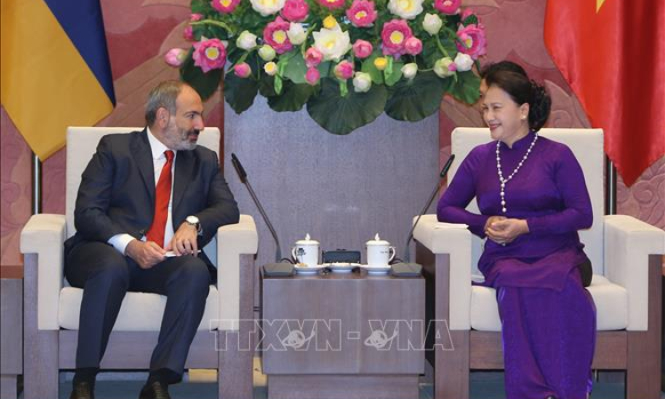 Chủ tịch Quốc hội Nguyễn Thị Kim Ngân hội kiến Thủ tướng Cộng hòa Armenia