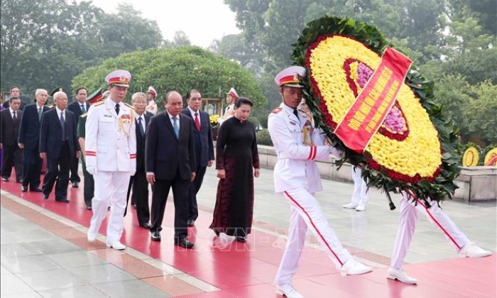 Lãnh đạo Đảng, Nhà nước đặt vòng hoa, tưởng niệm các Anh hùng Liệt sĩ