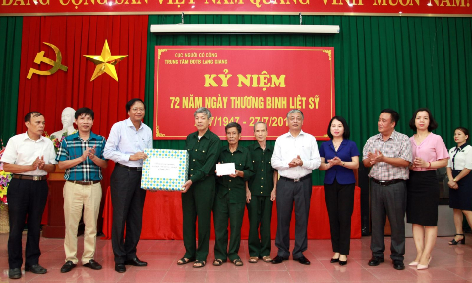 Đến năm 2020, không còn hộ nghèo là người có công