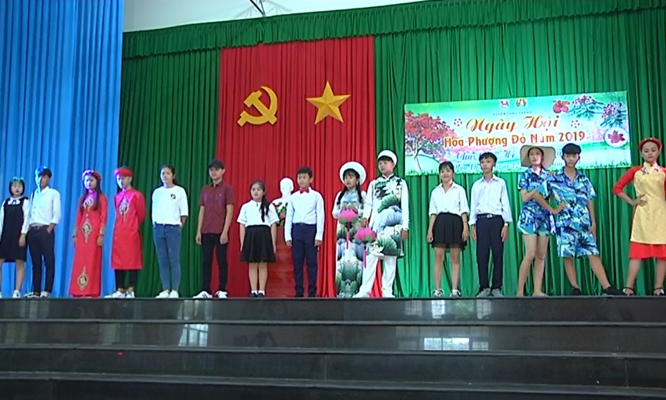 Sôi nổi Ngày hội hoa phượng đỏ năm 2019