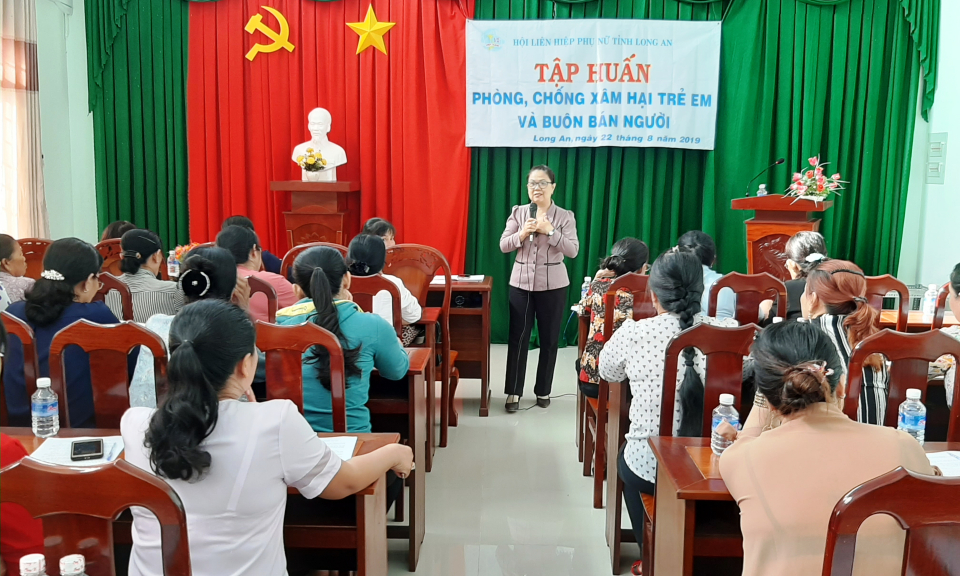 TX Kiến Tường: Tập huấn phòng, chống xâm hại trẻ em và buôn bán người