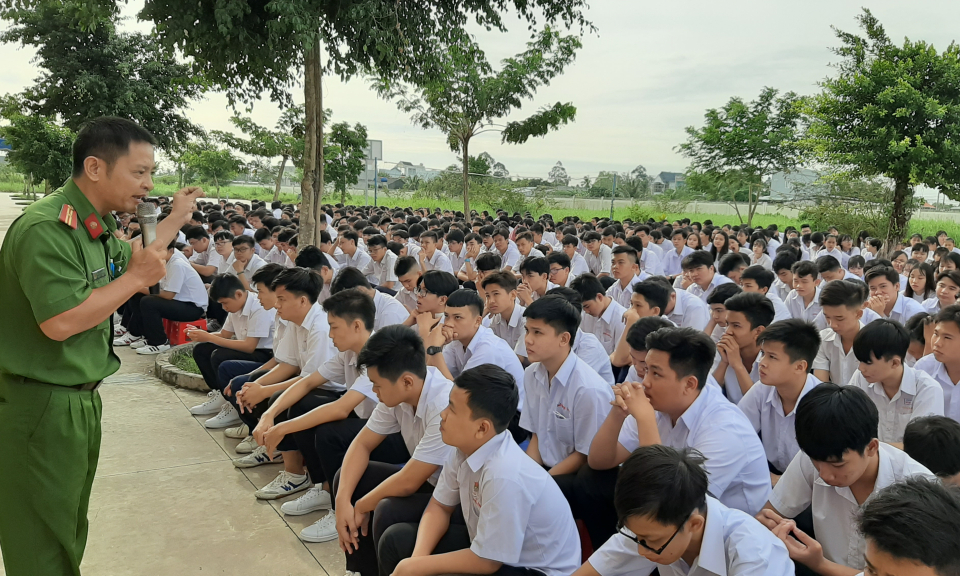 TP Tân An: Tuyên truyền Luật giao thông đường bộ