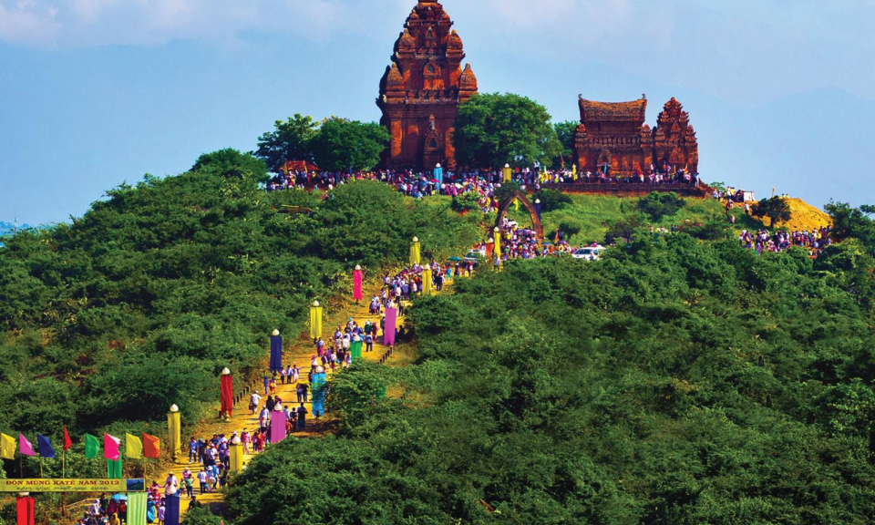 Triển lãm &#8216;Việt Nam những sắc màu văn hóa&#8217;