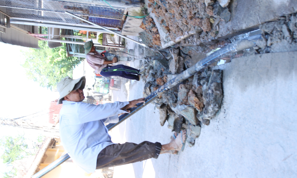 Cần Đước đưa nước về phục vụ nhân dân vùng sâu