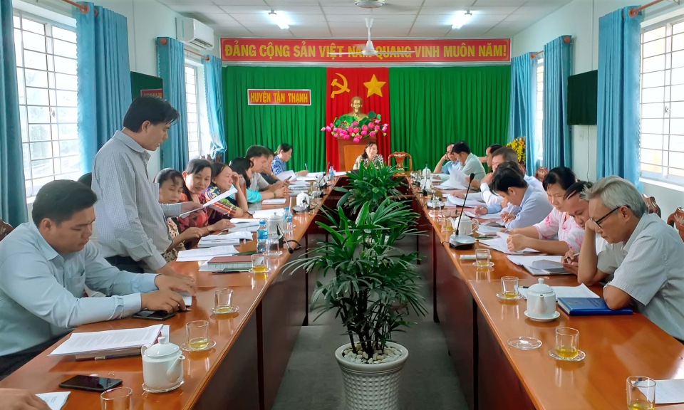 Tân Thạnh: Đóng góp dự thảo Quyết định ban hành quy định tiêu chí “xã đạt chuẩn văn hóa nông thôn mới”