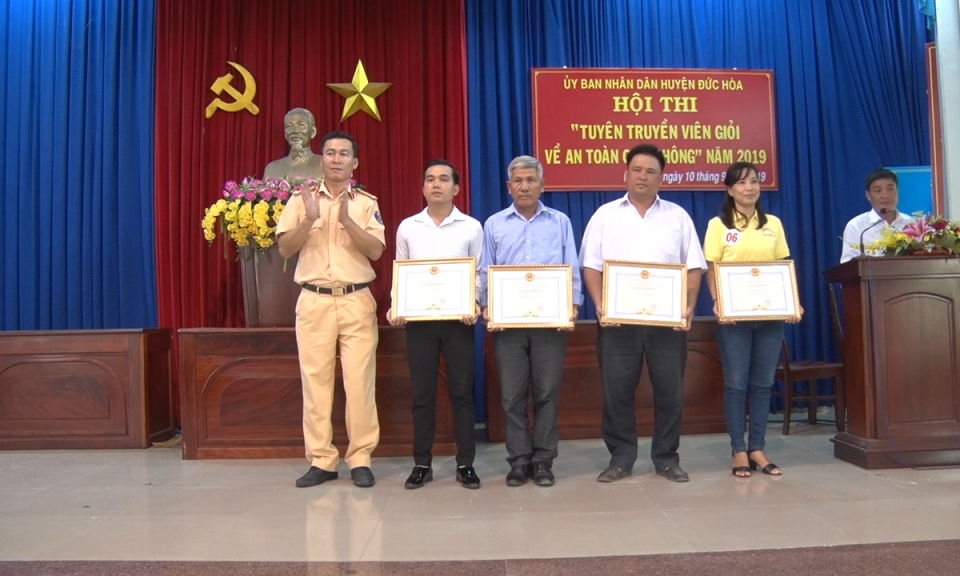Hội thi tuyên truyền viên giỏi về an toàn giao thông